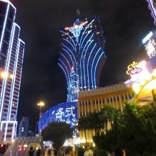 奇抜なデザインの建物です。