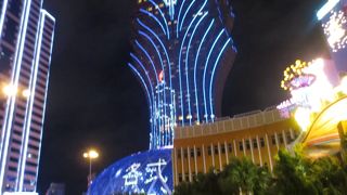 こちらも奇抜な建物です。