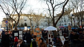 画家さんの集まる小さな広場