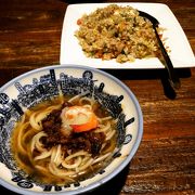 台南名物の担仔麺が食べられます