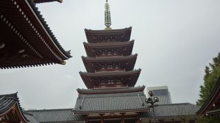 そびえる五重塔