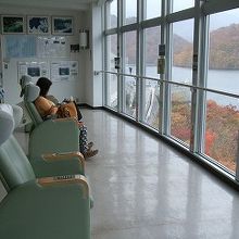 「ネイチャービュー矢木沢」3階の展望室からの眺めもお薦めです