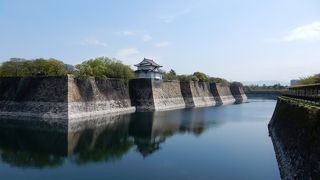 徳川江戸幕府の威信をかけた、縄張りの巨大さは、攻撃不能。