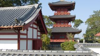 三重の塔が見事です