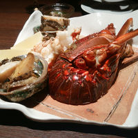 伊勢海老とアワビ。これで一人分かと思ったら、二人分だそうです