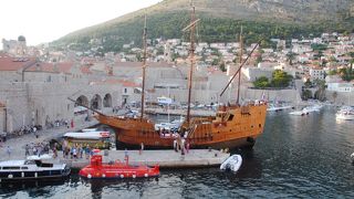 かつては世界各国と貿易を行っていた港です。