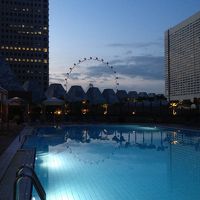 明け方のプール