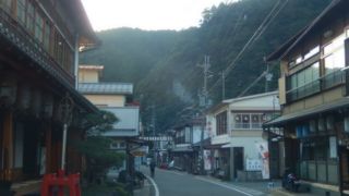 温泉街はレトロな街並み