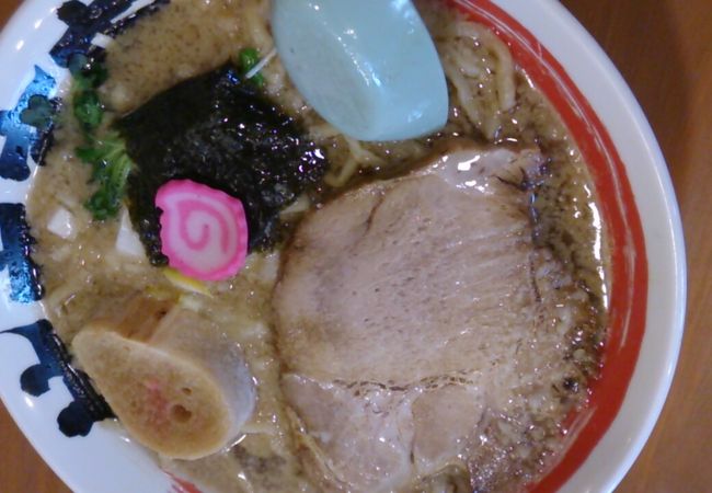 強烈な煮干そば