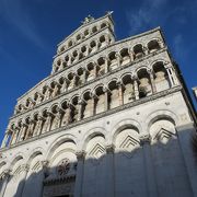 代表的なピサ・ルッカ様式の教会