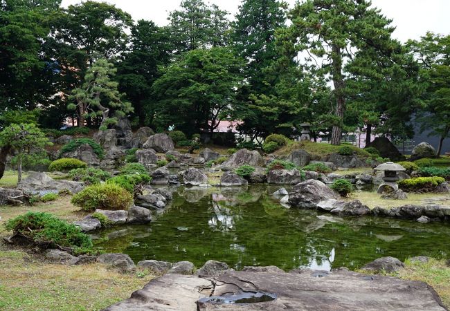 不思議なものに出会ったような気持ちがする庭園