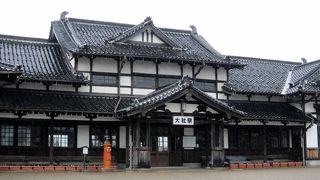 大正モダンただよう豪華絢爛な駅舎