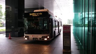 無料で丸の内を巡回しています。