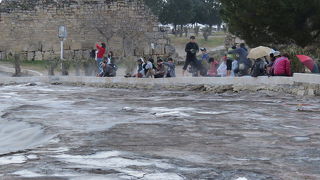 石灰棚の足湯に要注意　