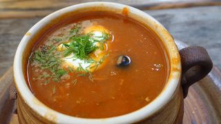 セリヤンカ・スープが有名です。野菜スープです。おいしい。