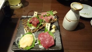 馬肉コースが最高。料理もオシャレ