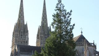 ステンドグラスが美しい大聖堂