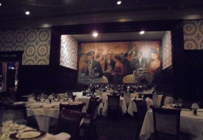 格式ある雰囲気で美味しいステーキが食べられる