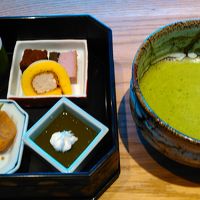 食後のデザート、抹茶を選びました。