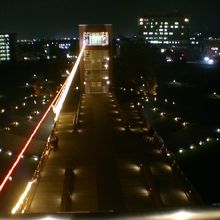 回線は糸電話の回線です。