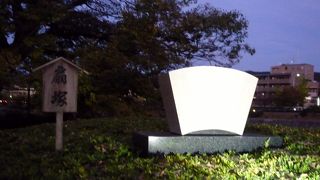 五条大橋の西詰にあります