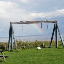 校庭のブランコ