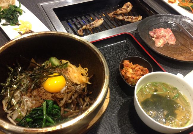 JR琴似駅すぐの焼肉屋。