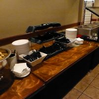 朝食メニューは多くないが、値段を考えると普通