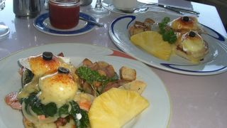 他のエッグベネディクトは食べられない