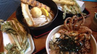 京極のうどん屋さん。美味しくて雰囲気良し。