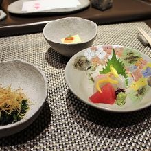 お刺身と突き出し