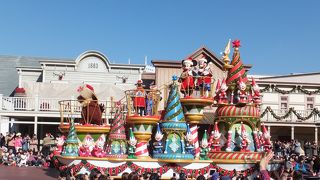 クリスマスバージョンのパレード