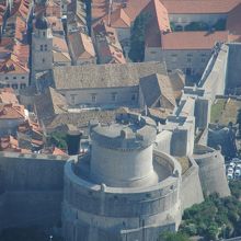 スルジ山から見たミンチェタ要塞