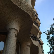 エントランス付近の大胆なライン