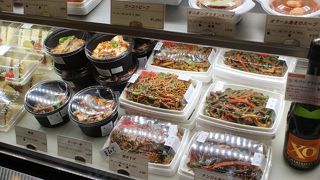 浅草ビューホテルのロビーにあります。