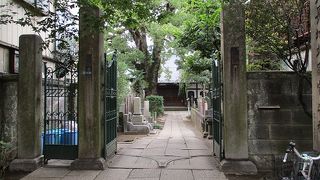 「高橋泥舟」のお墓の有るお寺