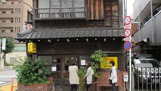 ２階は古い民家