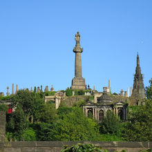 大聖堂からはゆるやかな坂道を登ります