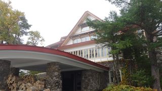 国策ホテルの一つである旧志賀高原ホテルを歴史記念館として保存。