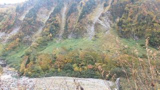 絶景は、横方向に２?、高さは500?もあります！