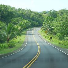 バベルダオブ島の主要部を一周するコンパクト・ロード