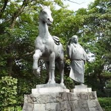 高知城入口にあります　こちらは馬と仲間由紀恵ちゃん！？