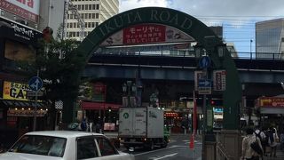 生田神社へ向かう道