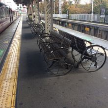 ベンチは　人力車風に