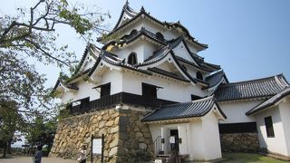 現存12天守の一つであり、国宝でもある彦根城