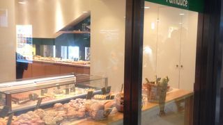 駅すぐで便利。おいしい。