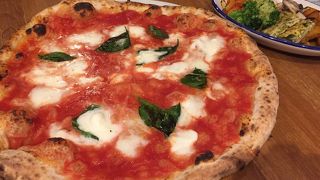 本格的ナポリピザ！お手頃価格！