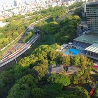 庭園もプールも眺められる客室でした。