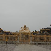 貼り直された金箔