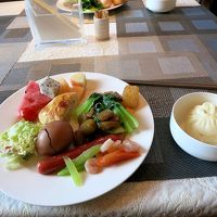 中華と洋食の朝食